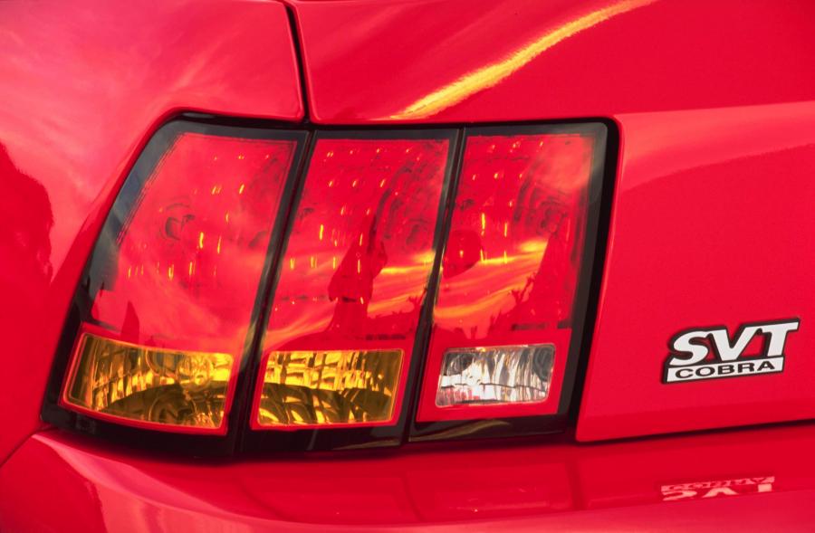  Ford Mustang SVT Cobra 1999 года  (фото 6 из 32)